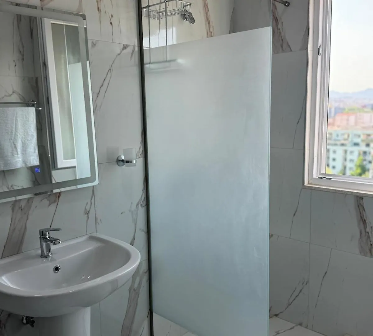 Appartamento L&R Nest Tirana